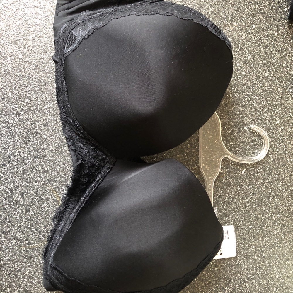 Pea in a pod lace trimmed nursing bra in black